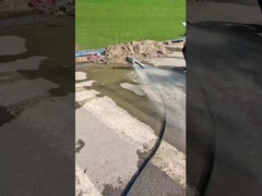 bec voyageant en jet à haute pression