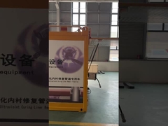 Installation d'équipement UV CIPP de petit diamètre égout réparé sans creuser